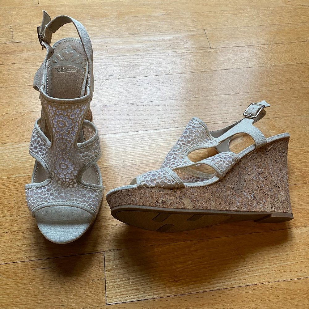 Fergalicious By Fergie Kammi Cream Strappy Sandals Cork Wedge Chunky Heel